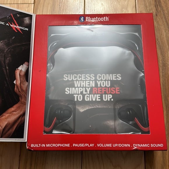 Warrior Freedom Wireless Bluetooth Athletic Wrap Earbuds Black/Red running sport - Picture 3 of 7